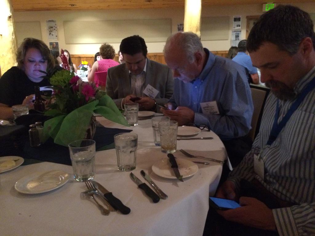 kylerickhoff's tweet image. Meanwhile at a newspaper convention, news is happening somewhere else #journalismproblems