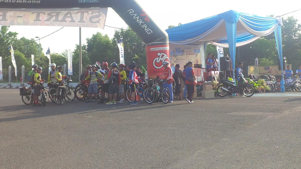 Selamat pagi sobatEH, kita lgi launching car free day jakabaring sobat bersama <a href="/B2WPalembang/">BikeToWork Palembang</a> #iniaksiku