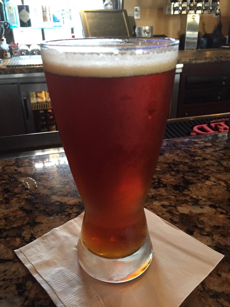CourtPencil's tweet photo. #PencilTips
Train stations with bars are the best.
#PencilFacts http://t.co/wqZ7JNpeye