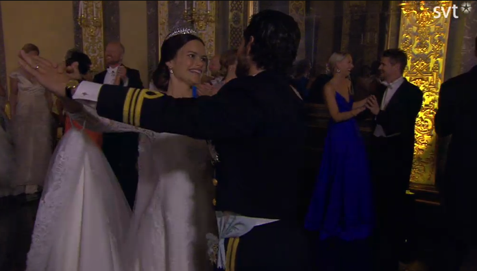 BODA DEL PRINCIPE CARLOS FELIPE Y SOFIA HELLQVIST - Página 4 CHae0gjUsAACOFu