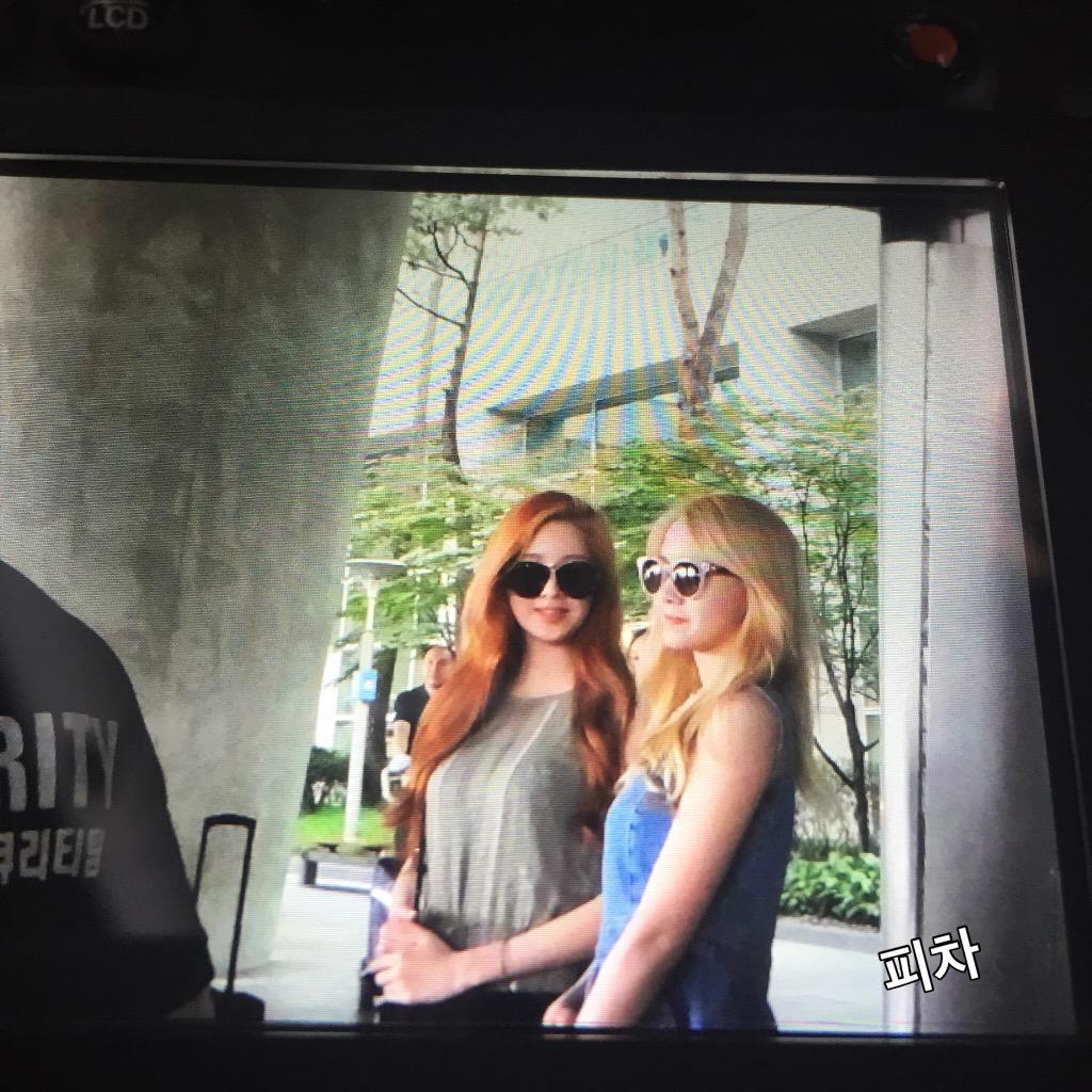 [PIC][13-06-2015]TaeYeon – Sunny – Tiffany – YoonA và SeoHyun trở về Hàn Quốc vào sáng nay CHafNlBUwAAh_Yf