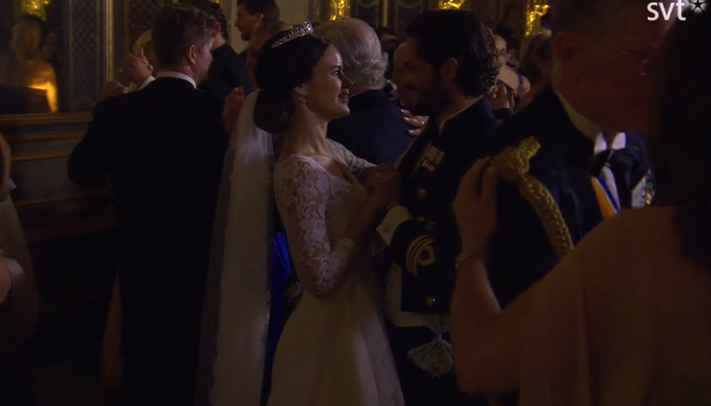 BODA DEL PRINCIPE CARLOS FELIPE Y SOFIA HELLQVIST - Página 4 CHafUhcUcAAJBOr