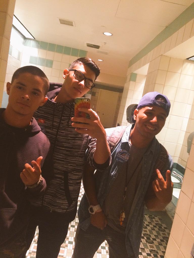 rands100k's tweet photo. Best day ever #gradnight2015 http://t.co/CwxE5myHYD