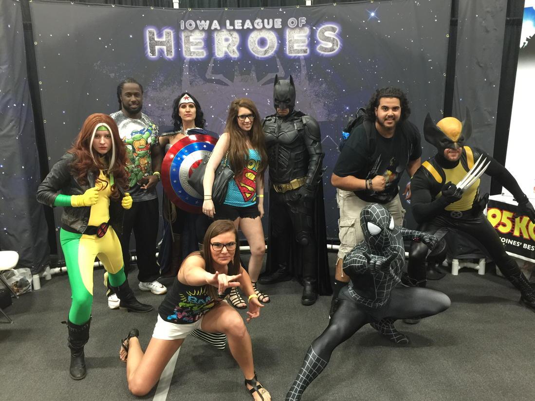 juliheartsyou's tweet photo. We survived #WizardWorld Comic Con! #DesMoinesCC #ConLife http://t.co/2YKmChhrYN