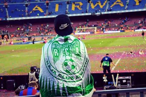 شعار "العالمي" بالكامب نو في المبارا الختامية للفريق الكاتالوني بيوم امس 
#khalidovich