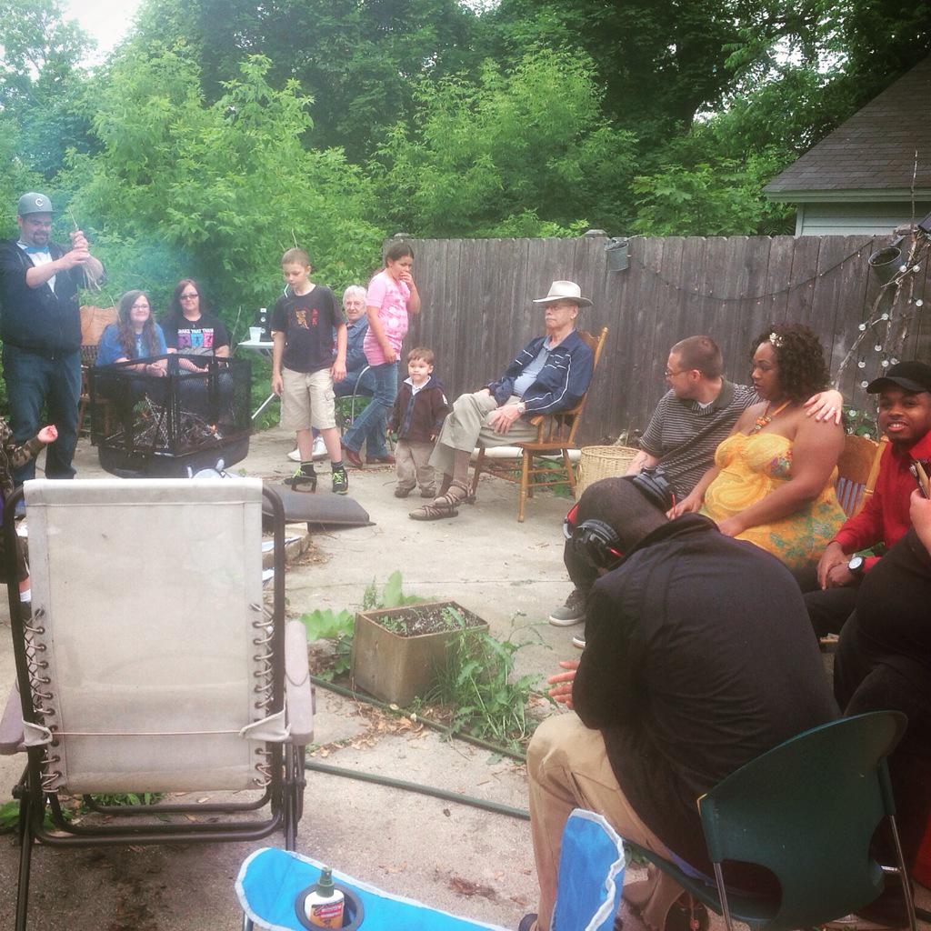 FlowRacine's tweet photo. Full backyard tonight with friends and food. Special thx to @djstr8_cdv for the bonfire skills! http://t.co/UVflPopcCV