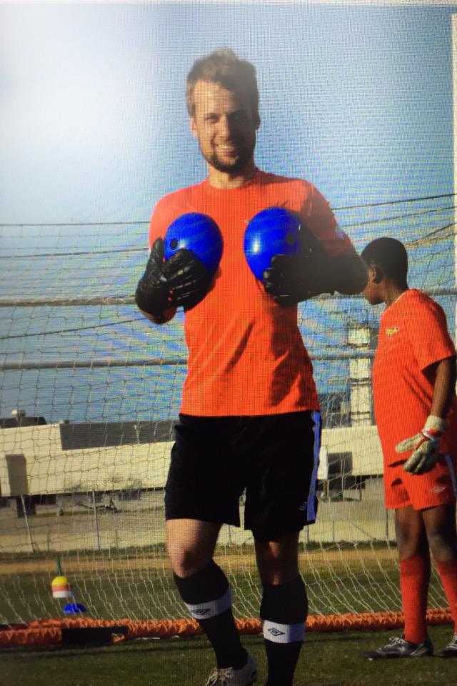 KitsOnHangers's tweet image. Mexican GK Santiago kept them in it #Eng2 Mex1 WWC @philsacademy @jordansantiag0 @MVPSoccer2001 @BlizzardSoccer_ 👍🏼
