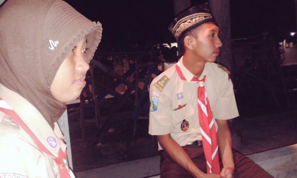 ediray921's tweet photo. Bu yai sama pak yai.  
#Latepose http://t.co/juU9naYMTn