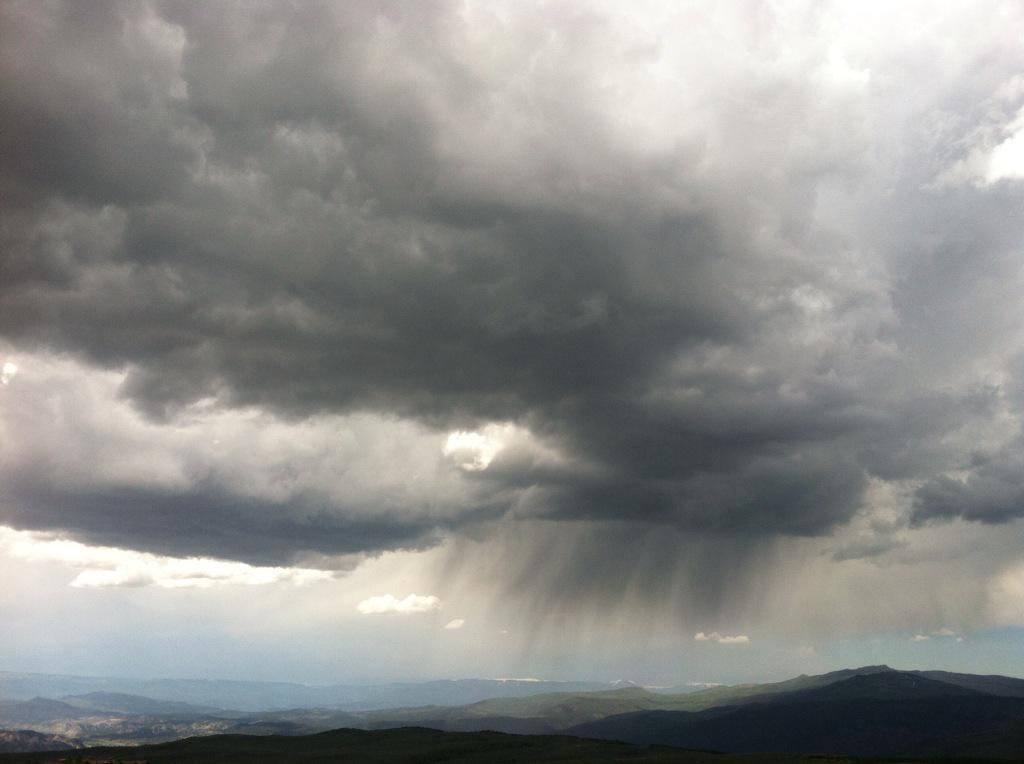 capt_zaro's tweet image. Stormy weekend in Colorado @Troon #cordillera #summitcourse #drivingrange #alpinegolf #mountains