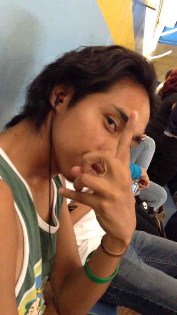 Boldwick's tweet image. Look at my niggä Sergio