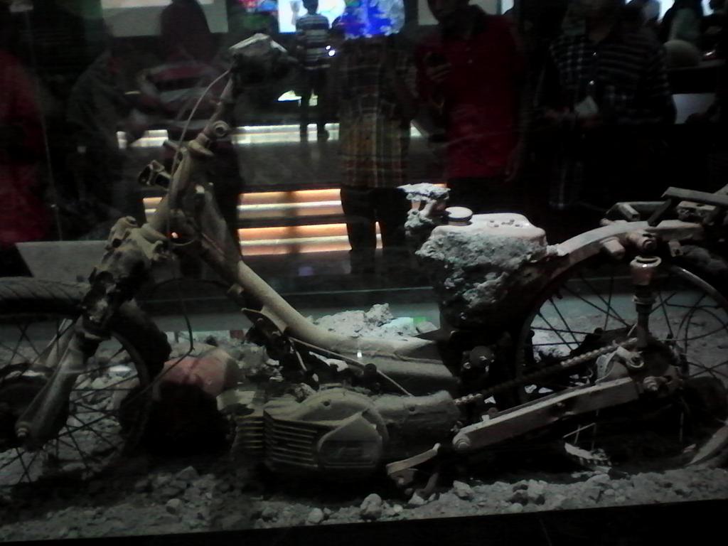 Mellati14Putri's tweet photo. Museum geologi *bandung* http://t.co/6JliBJRlal
