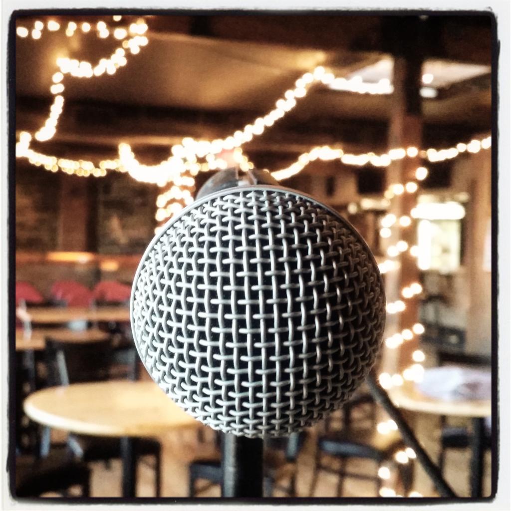 TheMileHighShow's tweet photo. #ComedyInTheLoft at @BrickandBones w/ @DjMellowB #StandUpComedy #Comedy #PrescottAZ http://t.co/jSbUtMn1eJ