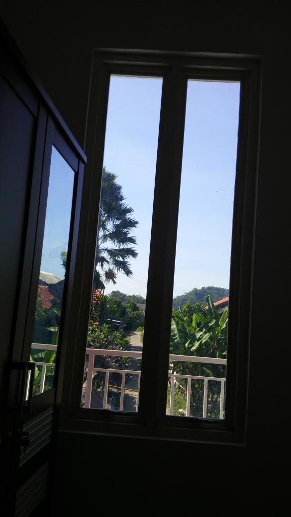KosPutriAlisha's tweet photo. Masih tersedia 2 kamar balcon view. Kos Putri Nyaman dan Aman. Ada ruang santainya jg lho girls @infojember http://t.co/nkFROUc7Ho