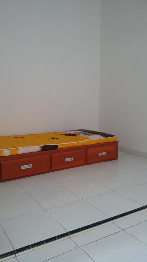 KosPutriAlisha's tweet photo. Masih tersedia 2 kamar balcon view. Kos Putri Nyaman dan Aman. Ada ruang santainya jg lho girls @infojember http://t.co/nkFROUc7Ho