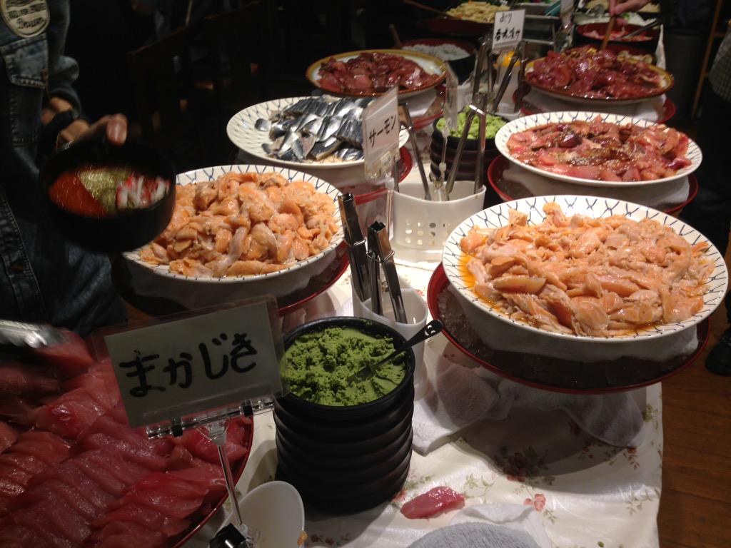 だい 今日のたいこ茶屋の刺身はまかじき ブリ サーモン づけ イクラ しらす ほたて カニかま めかぶ なども食べ放題 ごはんも白米 酢飯があって たまご のり みそ汁も食べ放題 刺身好きなら大満足の店 暖かいお茶もあるから体冷えないよ だい 今日のたいこ茶屋の刺身はまかじき ブリ サーモン づけ イクラ しらす ほたて カニかま めかぶ なども食べ放題 ごはんも白米 酢飯があって たまご のり みそ汁も食べ放題 刺身好きなら大満足の店 暖かいお茶もあるから体冷えないよ