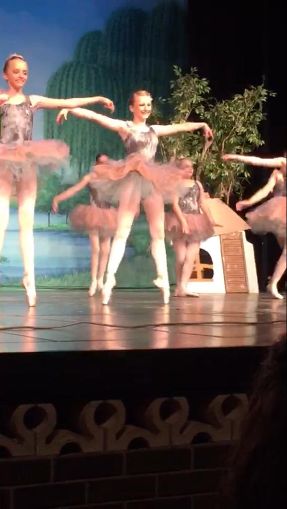 tgcolter2's tweet photo. all done with beg. pointe๐ข๐ #BalletArtsOfPeru http://t.co/Si4DWHprZi