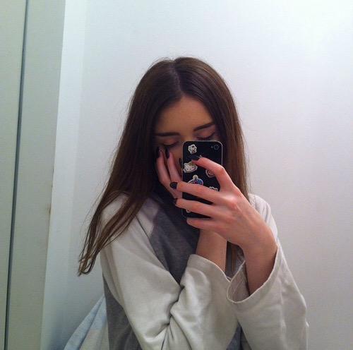 I'm feeling my self tonight💭