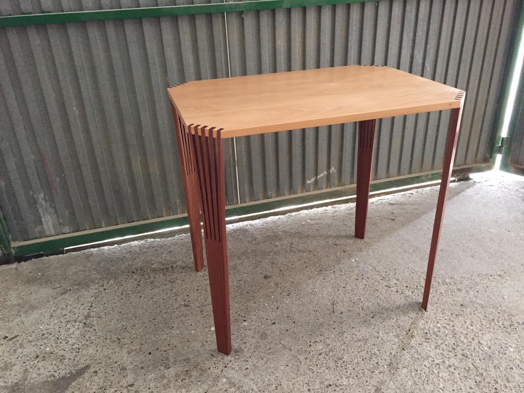 CarpinRAMOSCerj's tweet photo. Mesa auxiliar Diseño Pata Árbol. http://t.co/TpVhxPM1Fx