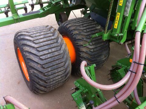 smhtyres's tweet photo. Set of stocks dual wheels supplied and fitted  it has massively reduced the footprint the machine leaves http://t.co/vp4aLhrIwZ