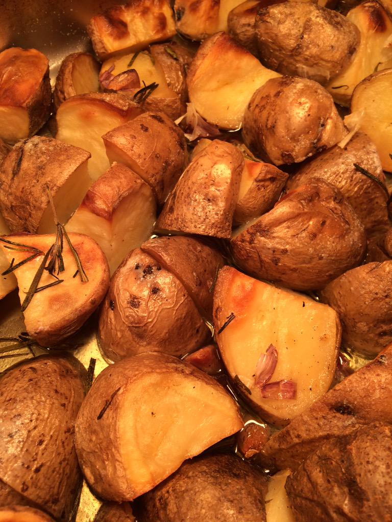 #SundayRoast? Beef &amp; Chicken today! See you here!! <a href="/Pool_Wharfedale/">Pool-In-Wharfedale</a> @OtleyRetweets