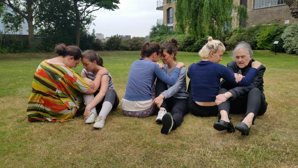 Nutshelldance's tweet image. From yesterdays rehearsal in Cremorne Gardens