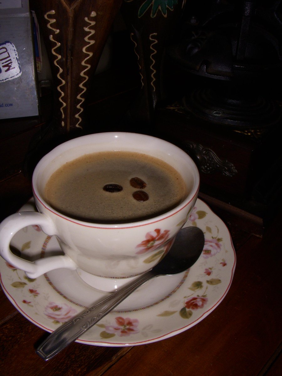rukoobamb's tweet photo. monggo nyruput kopi bro............... http://t.co/GsC6O0bP8Q