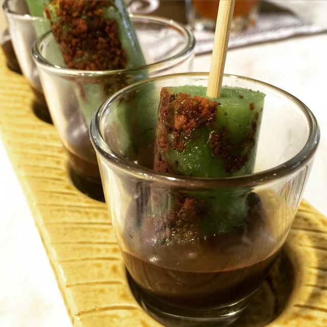 akosibonjeeng's tweet image. Afternoon Delight! #suman #tsokolate #merienda