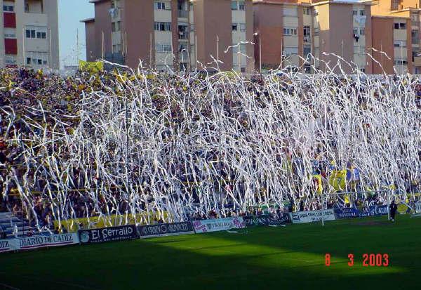 JoseeC19's tweet photo. REMONTADA REMONTADA REMONTADA REMONTADA VAMOS CARAJO !! A darlo todo , CADIZ CF 💛💙💪 @AficionCadiz @CDC_CadizCF http://t.co/G5ZBqLbp6Z
