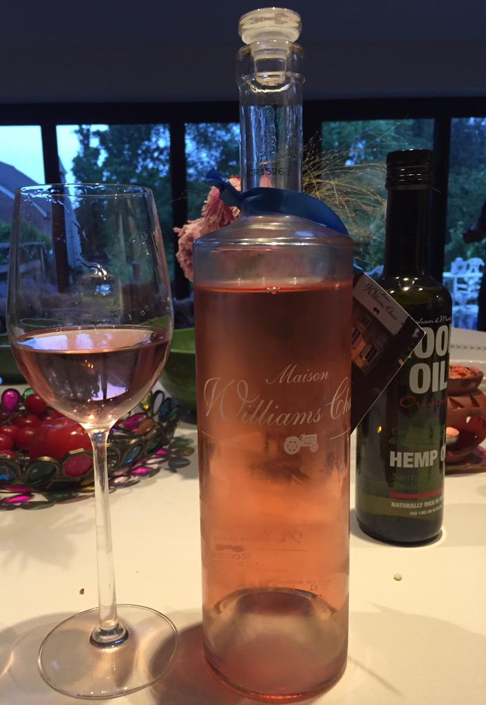 mrschriscolbert's tweet photo. @ChaseVodka had this last night. Oh.My.God. Beautiful wine in a beautiful bottle. I'm never throwing it away. Bravo. http://t.co/ifLyPw97j5