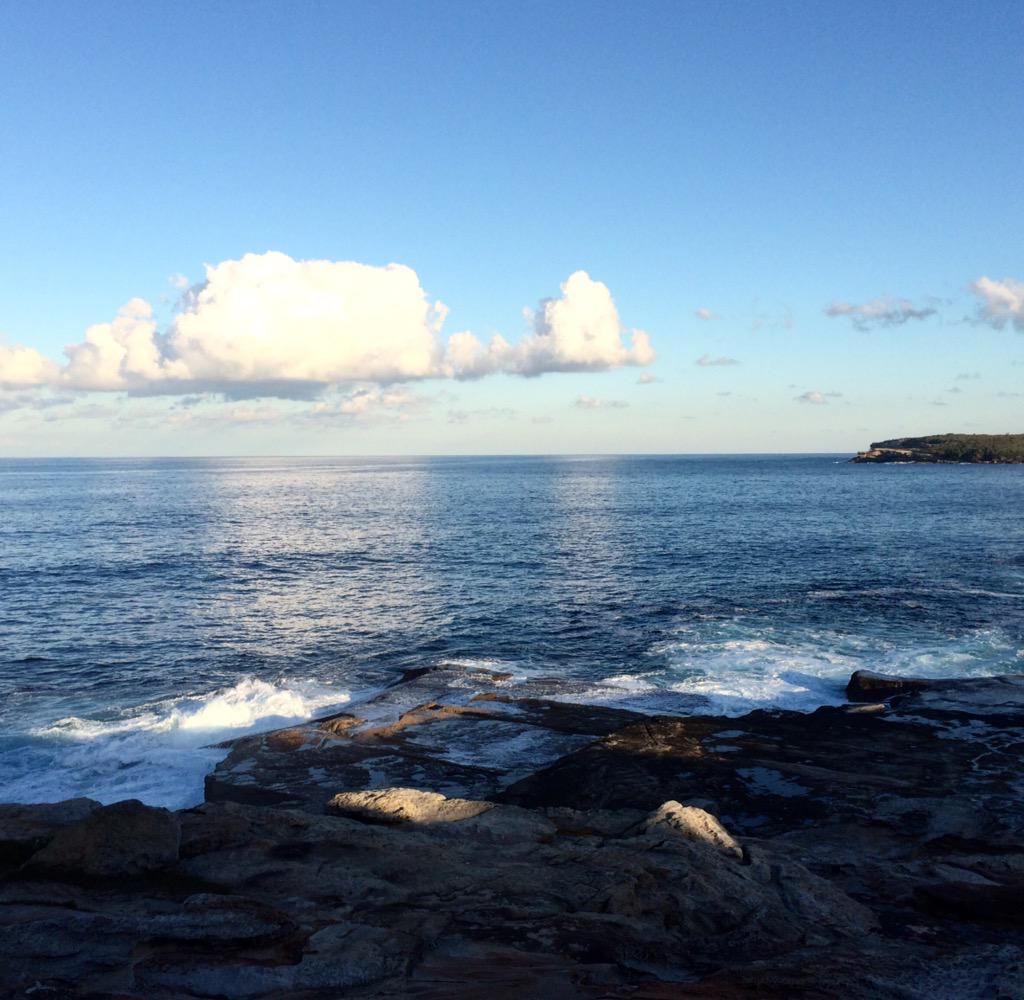 DrEmmaLJohnston's tweet photo. #cloudshine on a sunny afternoon. http://t.co/9bPidDg8an