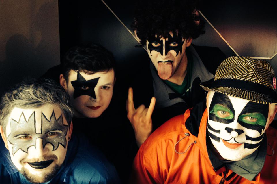 MagicMadeMe_'s tweet image. Last day for complimentary face painting @DownloadFest in the SoChill garden. Let's ROCK!