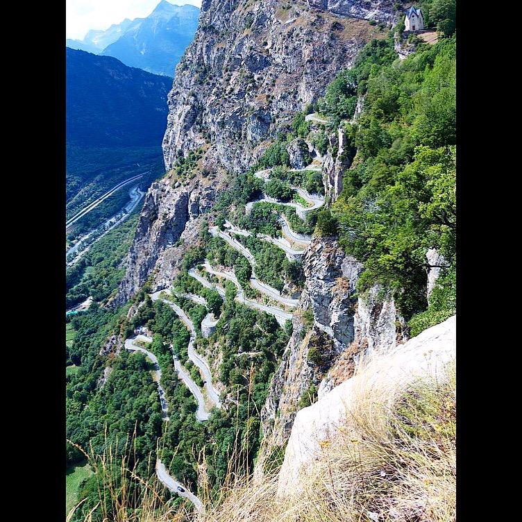 chrisfroome's tweet photo. A few switchbacks on the menu today 🙈 #Dauphine http://t.co/5ms2g3vHwj