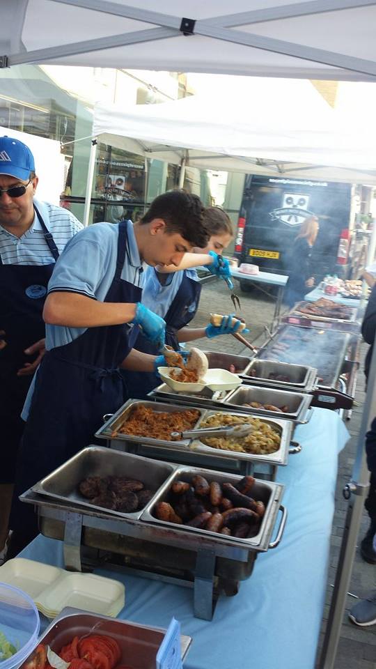 Thebluetexel's tweet photo. Last week at Bicester's @BicBigLunch http://t.co/7uC2rioYN2