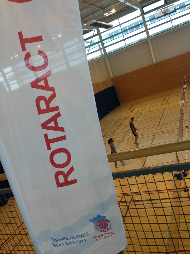 rotaract_lyon's tweet photo. Notre tournoi de #badminton vient de commencer ! http://t.co/1biUt87pBT