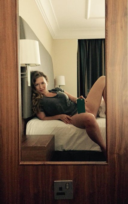 I'm getting out of bed...I am...slowly... ;-) #London #England http://t.co/QEy6MsW7NB<a href="/tag/london"class="tags">#London</a><a href="/tag/england"class="tags"><span>#england</span></a>