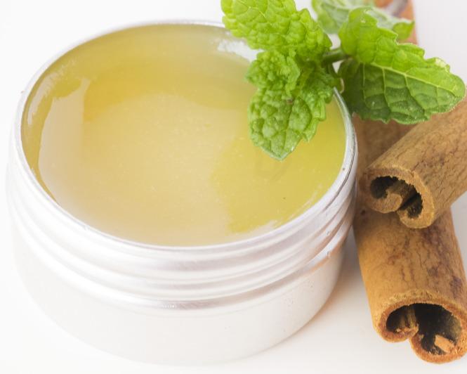 Bàlsam del Tigre. Un remei polivalent, tan aromàtic com eficaç naturalisaludable.wordpress.com/2015/06/14/bal…