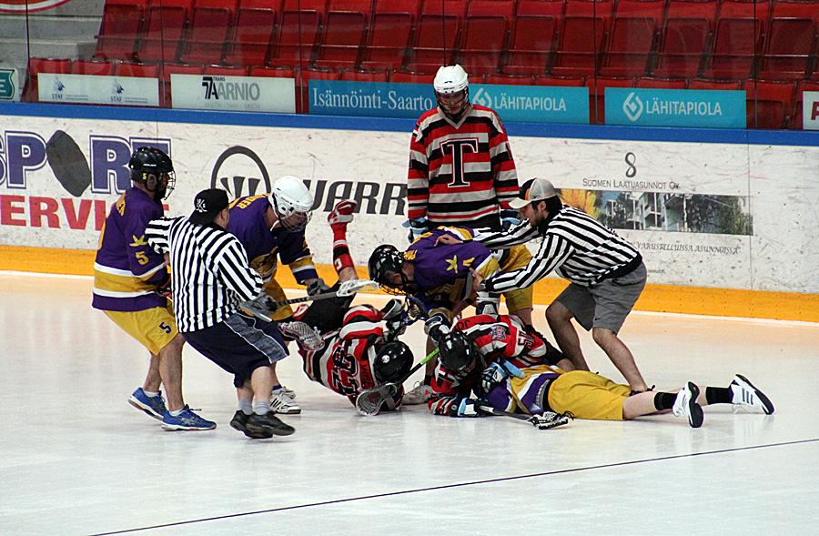 Box lacrossen SM-finaalissa murskavoitto Turku Titansille - ja #myllytsallittu kaupan päälle. on.fb.me/1GmeOhn