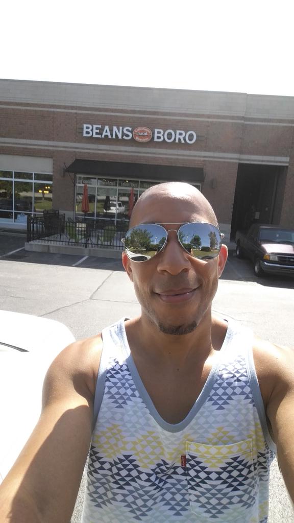 ncludacris's tweet photo. Hey @BeansBoro on this beautiful and sunny Sunday. http://t.co/tdXtg62tL0