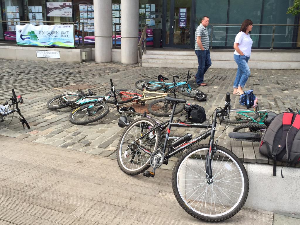 mrmeikle's tweet photo. We made it to Edinburgh! @LarbertHigh did an amazing job for @LHSWoodlands in record time! Well done to all 🚲 😀 http://t.co/dpelKy4ePS