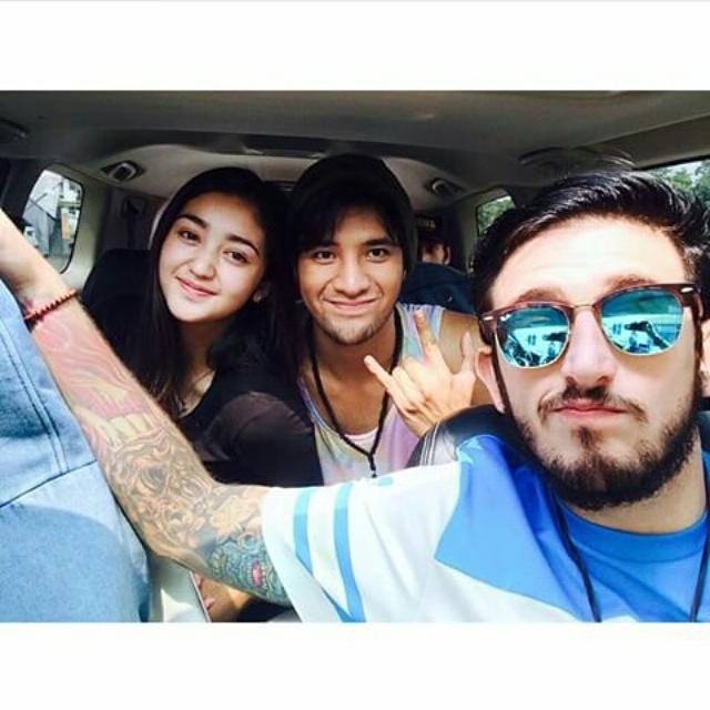 AmmazonersMedan's tweet photo. Salfok Admin liat foto AMRA nih @AmmarZoni @rantyaprilyy ,, sering jalan bareng AMRA ya bang @ladiscc , biar bnyak SS http://t.co/VEXtwjv5WJ