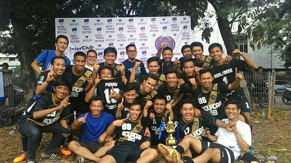 ICI_TangRay's tweet photo. #FunFootBall #LatePostCelebrate with pak Ketuha @InterClubIndo @arden_notaris Grazie #Respect #ForzaICI #LGFICI http://t.co/urXrqt0zPa