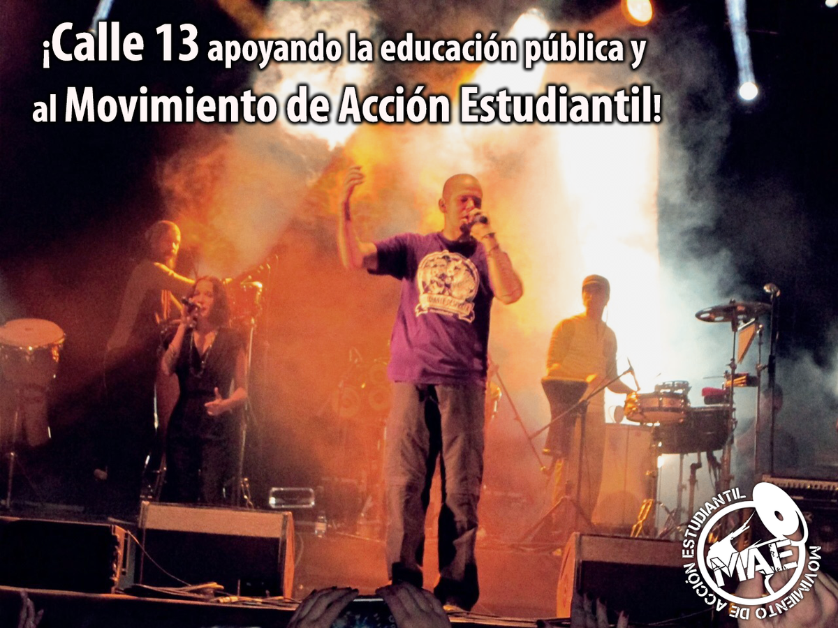 TwitdelMAE's tweet photo. @Calle13Oficial se puso nuestra camiseta, en su concierto en Sevilla, y apoyó nuestra lucha por la educación pública. http://t.co/wzMT2vna1x
