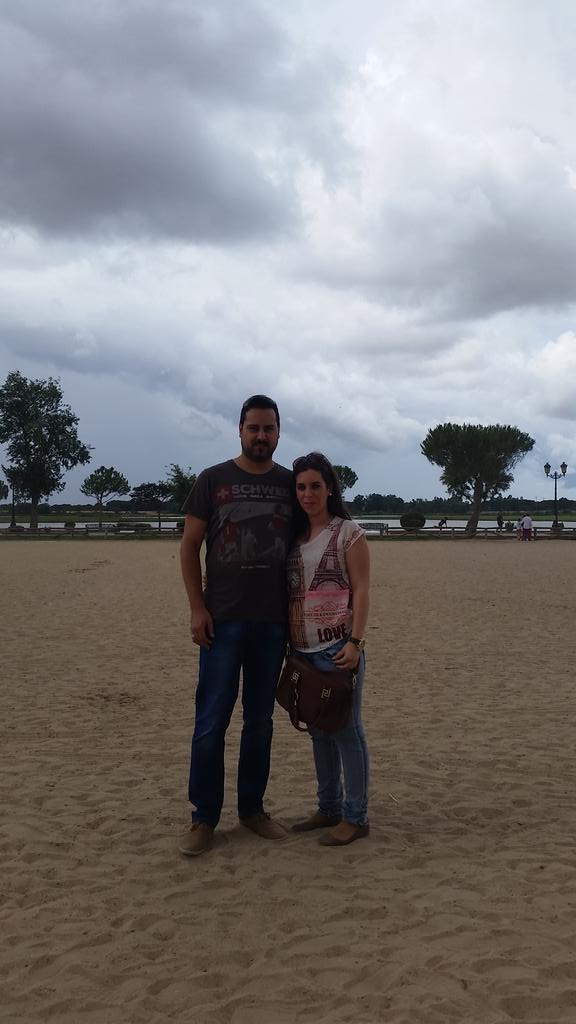 En el rocio con <a href="/RocioCJ/">Rocío Carrascoso</a> , lo q ai q acer por ellas!