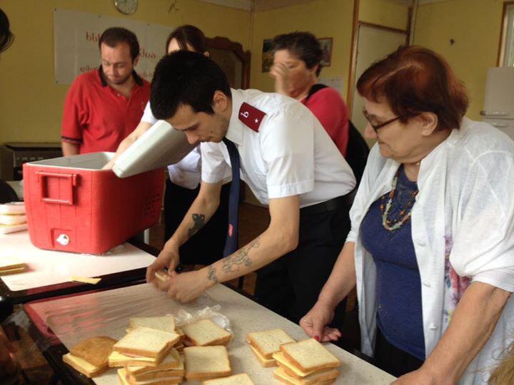 SalvationArmyGe's tweet photo. #floods  @CivilGe @UKinGeorgia  Helping provide relief at Tbilisi floods. http://t.co/sDdkH282s6