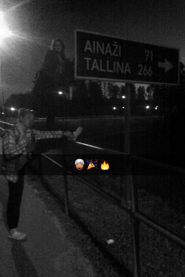 bublikss's tweet photo. pasaka šī ir ar laimīgām beigām, paldies mīļie 💕👯🎉 http://t.co/1lhjCe9xE9