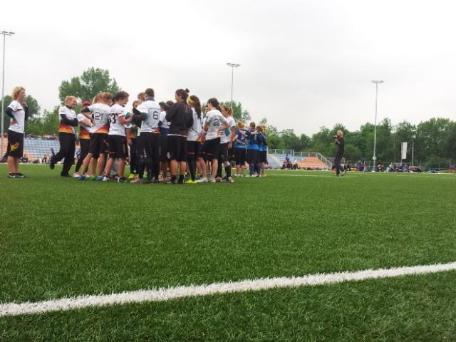 SpininUltimate's tweet photo. Россия - Германия. Таймаут на 7-11. Немки в атаке. @rusultimate #windmill2015 http://t.co/9s3JsBUDP3