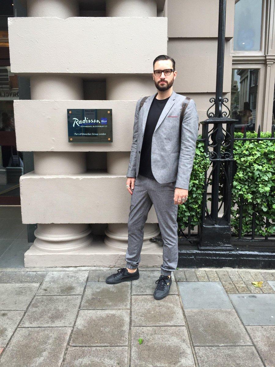 mensfashionmag's tweet photo. We had @MakethTheMan visit us this morning in our bloggers Lounge at the @RBEhotels  #bluvip #bloomsburystreet http://t.co/wXaHvJ4Afd