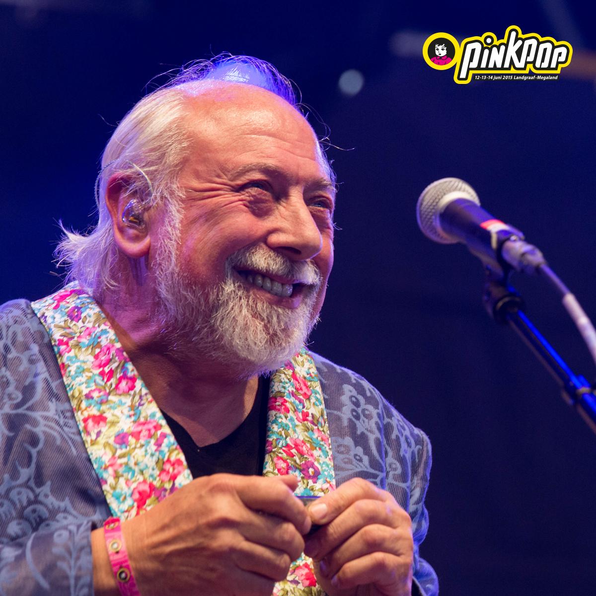 pinkpopfest's tweet photo. Pinkpop dag 3 begint goed met het optreden van Urbanus in de @Brand_Bier Stage. Wat een feest! #PP15 http://t.co/x3LgR1i7cb