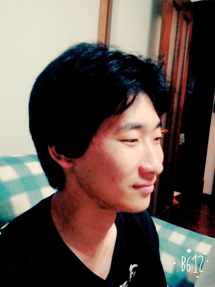 KntkntkntSoccer's tweet photo. 綾野剛なう
#似てたらRT http://t.co/mTdh5FFAQr