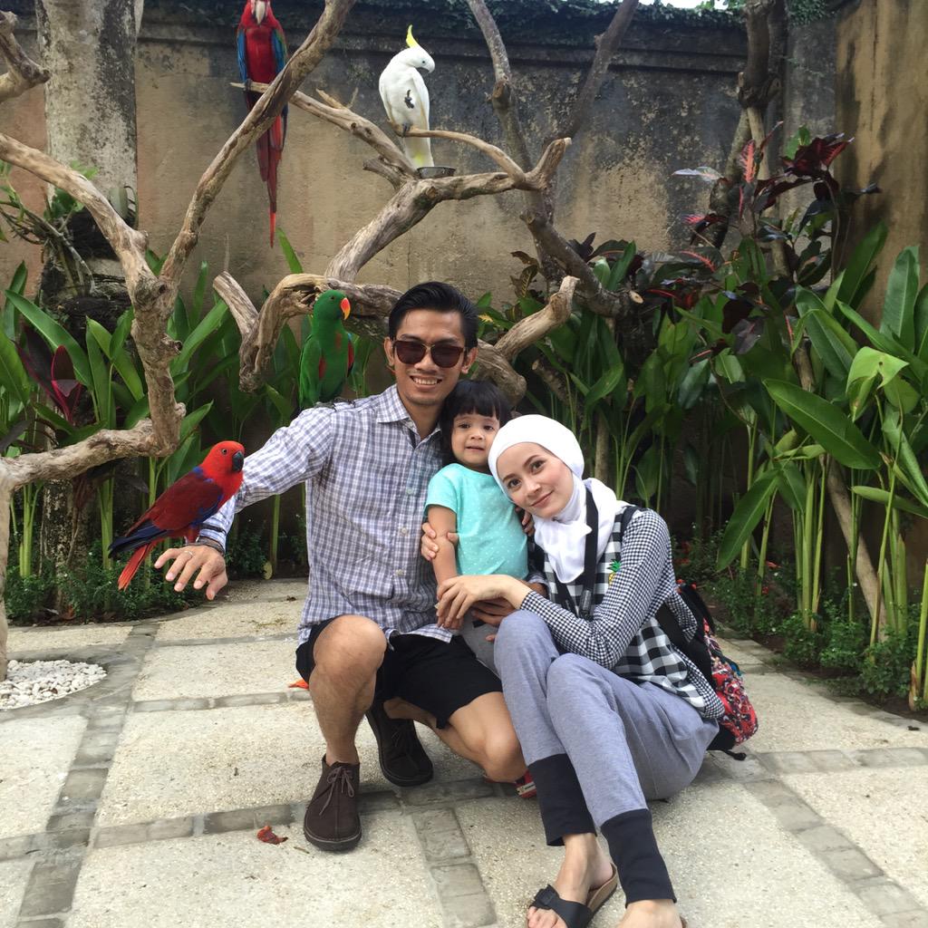 tuantria's tweet photo. Waktunya untuk keluarga #dariashug http://t.co/e3M0iVjNCc